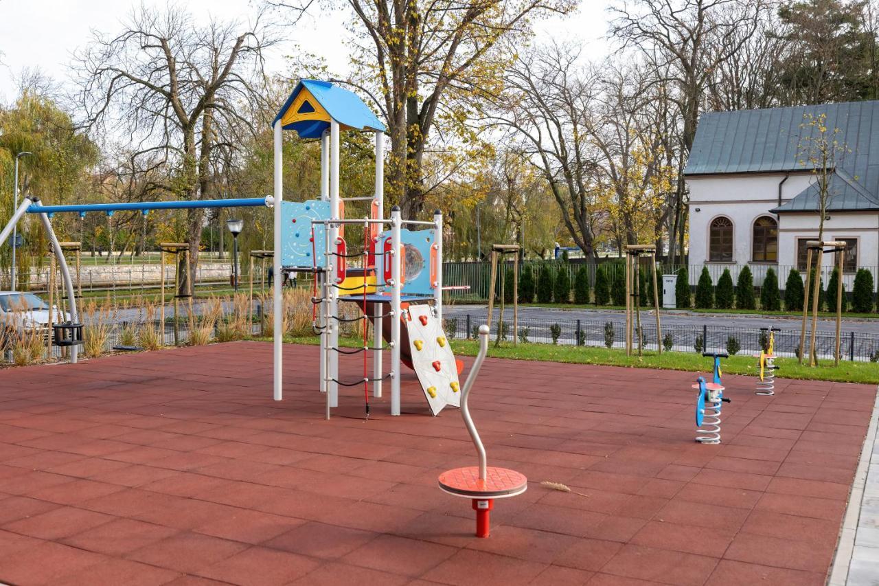 Apartamenty Platany Z Parkingiem By Noclegi Renters Kołobrzeg Exterior foto